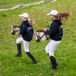 Hobby Horse Skippi Karmel A3 – Halfter und Zügel inklusive – beige