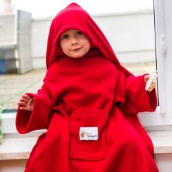 Kinderdecke mit Ärmeln und Kapuze in Rot